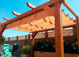 Instalaci&oacute;n de P&eacute;rgola Entre Porter&iacute;as en Fuenlabrada.