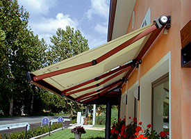 Instalaci&oacute;n de Toldo Extensible con Cofre en Las Rozas.