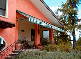 Instalaci&oacute;n de Toldo Punto Recto modelo Antique en vivienda en Fuenlabrada.