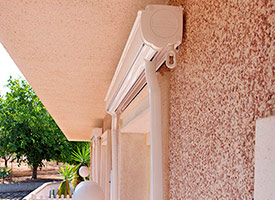 Instalaci&oacute;n de Toldo Punto Recto con Cofre en vivienda en vivienda de Parque Miraflores, en Fuenlabrada.
