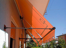 Instalaci&oacute;n de Toldo Punto Recto modelo Retro en viviendas en Toledo.