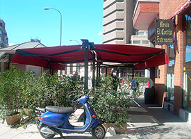 Instalaci&oacute;n de Toldo Vertical Doble para Terraza en Avda. Am&eacute;rica, Madrid.