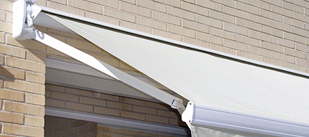 Toldos extensibles semicofre en Fuenlabrada.